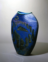 William%20Morris%2C%20%3Cb%3E%3Ci%3E%20Hand-blown%20Glass%20Vase%3C%2Fi%3E%3C%2Fb%3E%2C%201985%2C%20blown%20glass%2C%20Bequest%20of%20E.%20Kenneth%20Henderson%20and%20William%20Russo%2C%20%26%23169%3B%201985%20William%20Morris%2C%202009.38.12